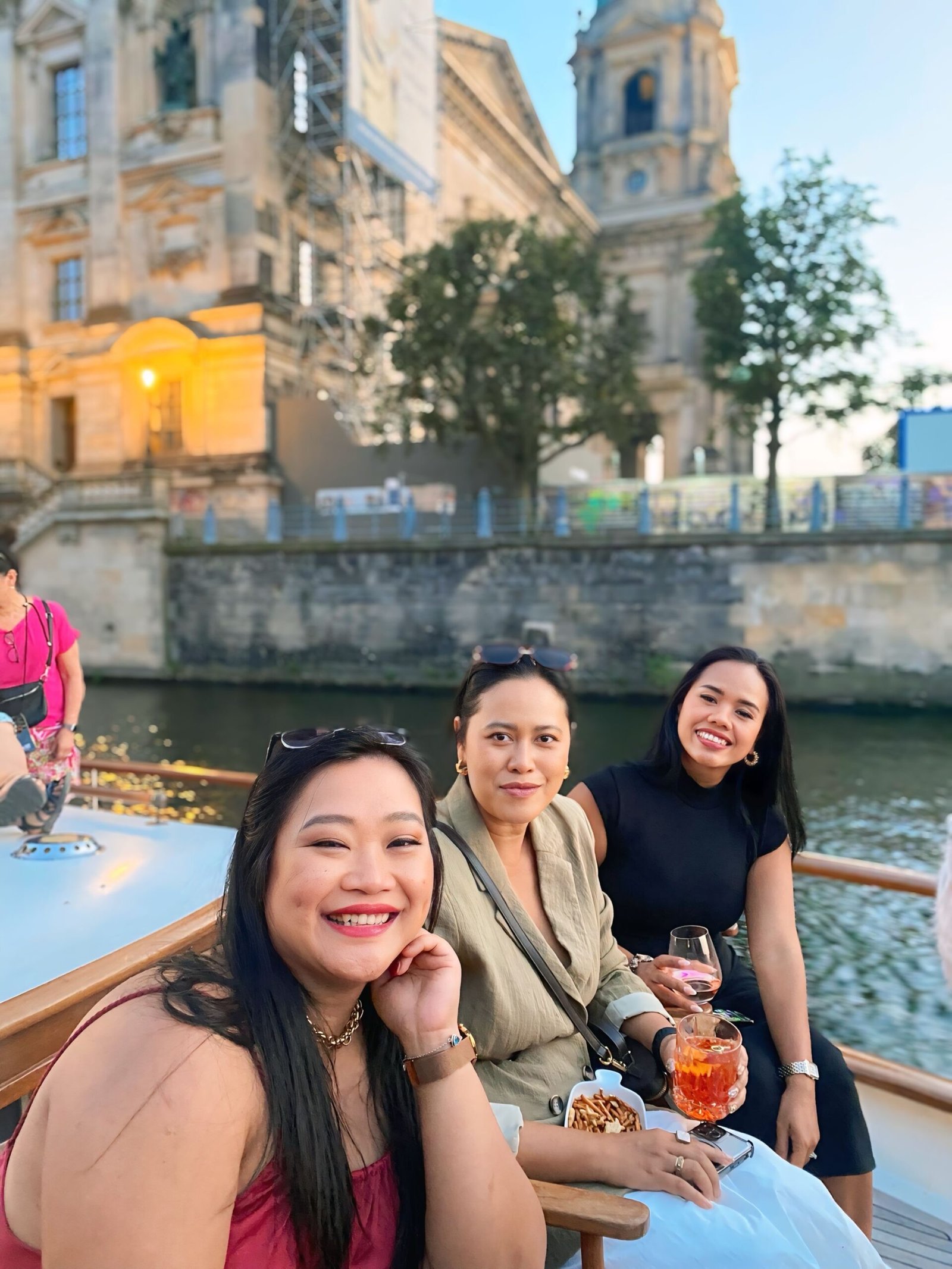 Anne, Tassa, Nia on cruise